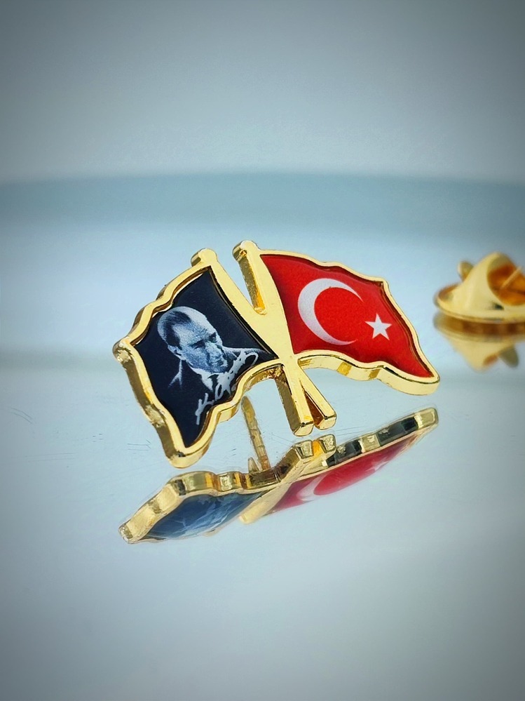 10 Adet Türk Bayrağı & Atatürk Altın Kaplama Mineli Döküm Yaka Rozeti