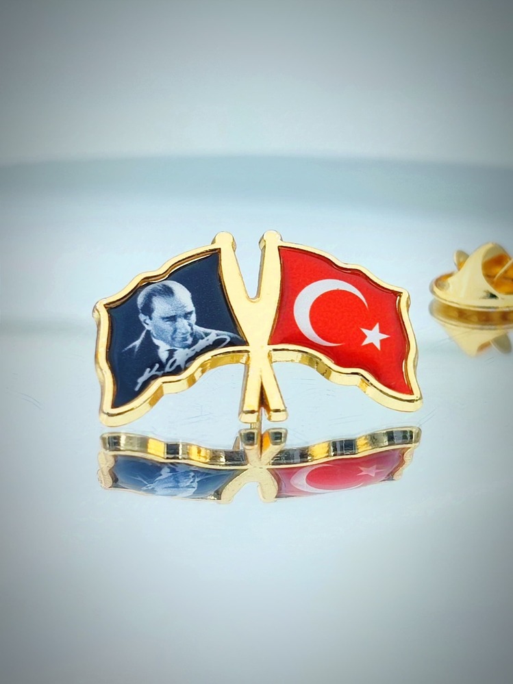10 Adet Türk Bayrağı & Atatürk Altın Kaplama Mineli Döküm Yaka Rozeti