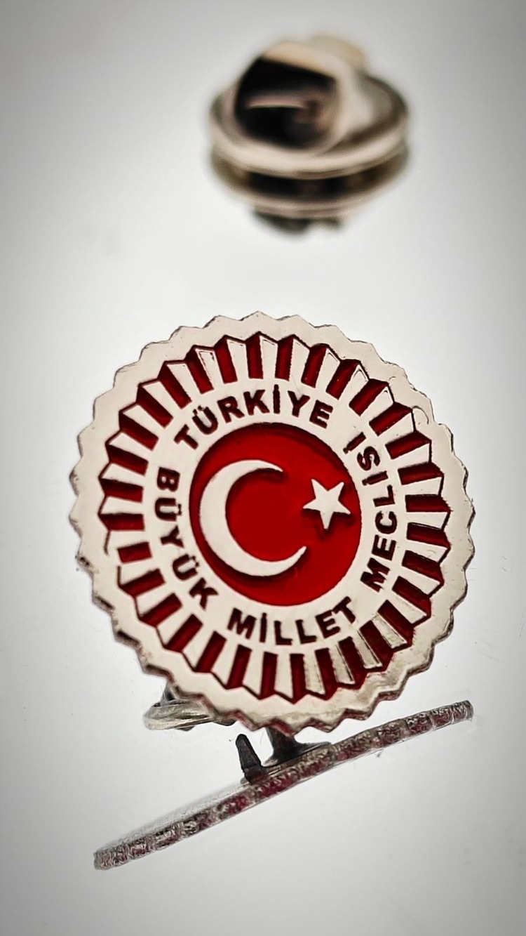 Türkiye Büyük Millet Meclisi Yaka Rozeti
