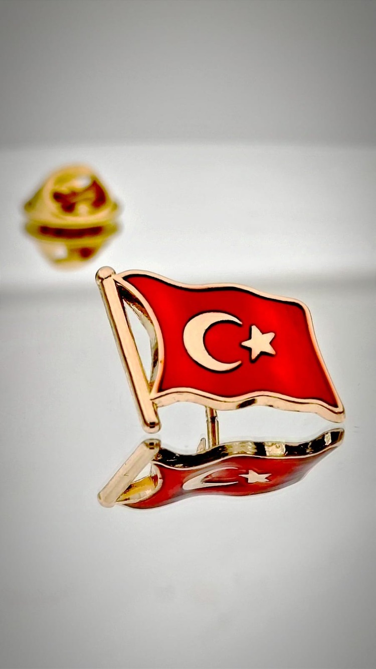 Türk Bayrağı Altın Kaplama Yaka Rozeti 3D(3 Boyutlu Dalgalı)
