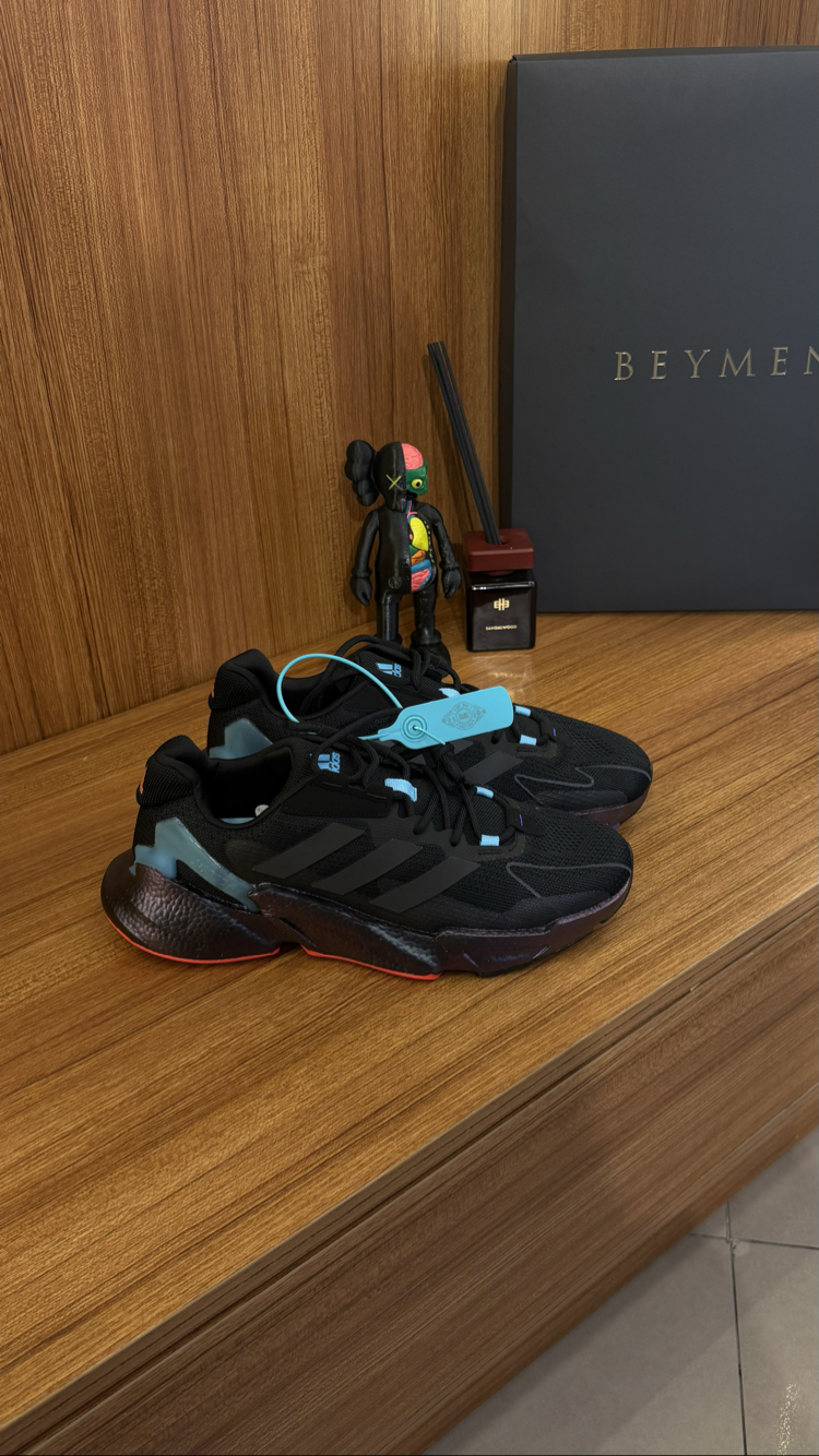Adidas Jetbuss Siyah Arka Gökkuşağı Sneaker