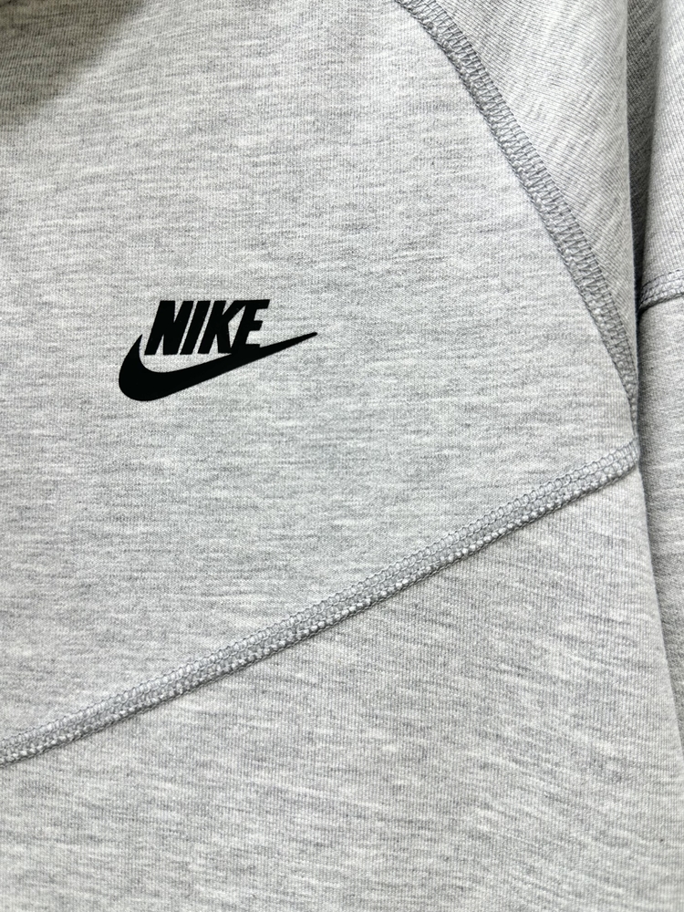 Premium Nike Tech Fleece Windrunner Full-Zip Hoodie