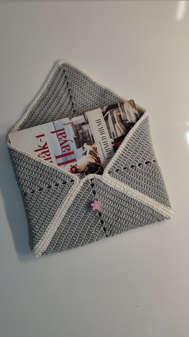 Çiçekli Kitap Kılıfı