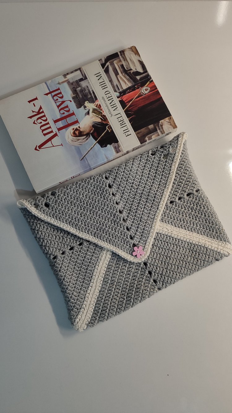 Çiçekli Kitap Kılıfı