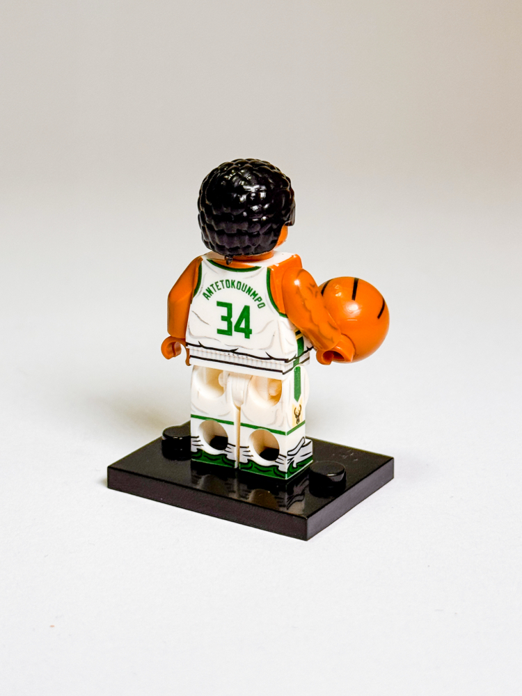Giannis Antetokounmpo - Milwaukee Bucks
