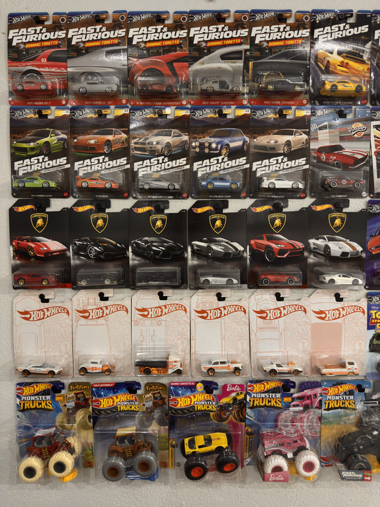 Hot Wheels Duvar Asma Aparatı - Kapalı Kutu Araba Sergileme Askısı (25 Adet)