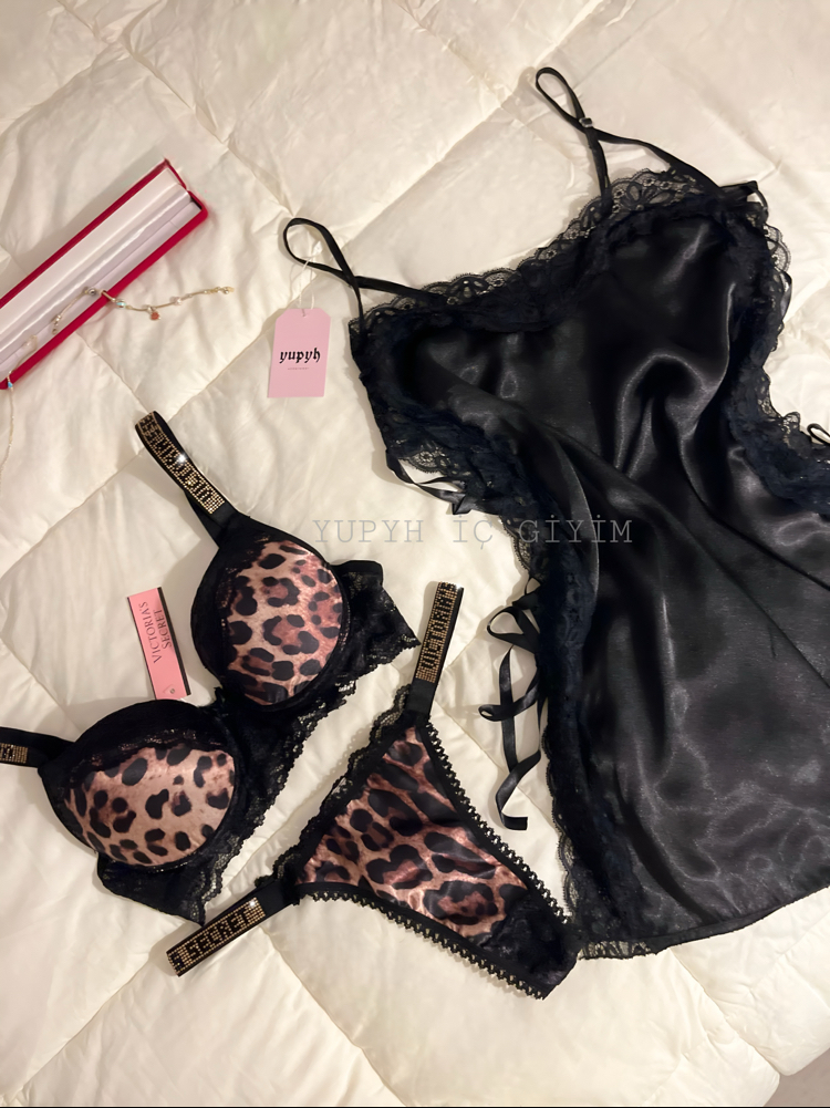 Victoria’s Secret Leo Saten Set