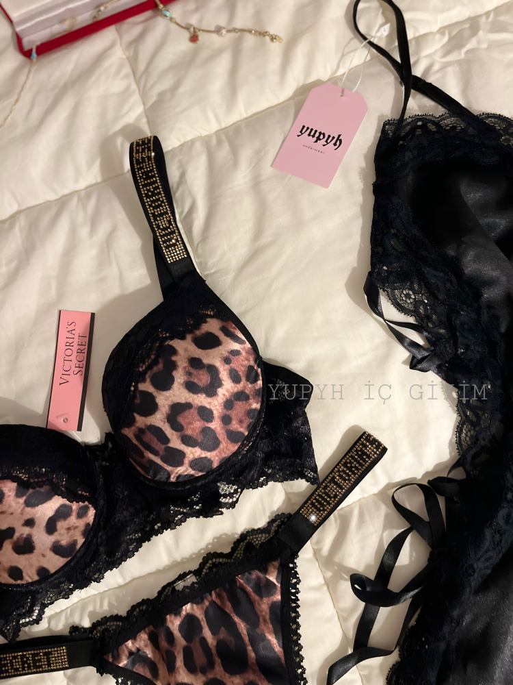 Victoria’s Secret Leo Saten Set