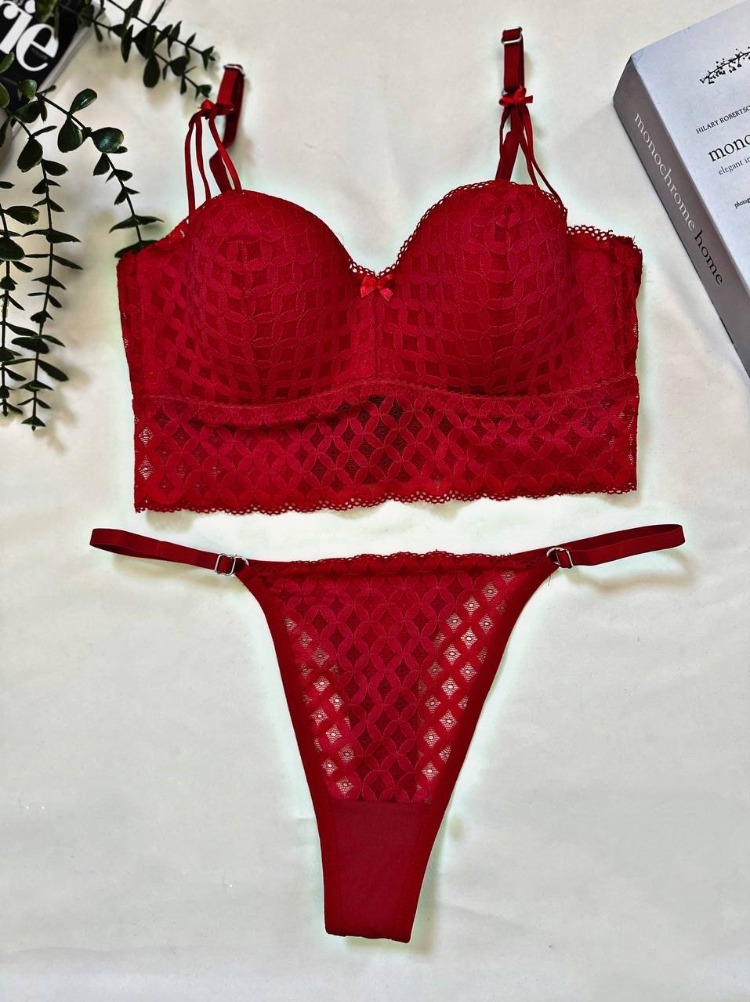Kırmızı Lotus Dantelli Sütyen Tanga İç Çamaşır Takım