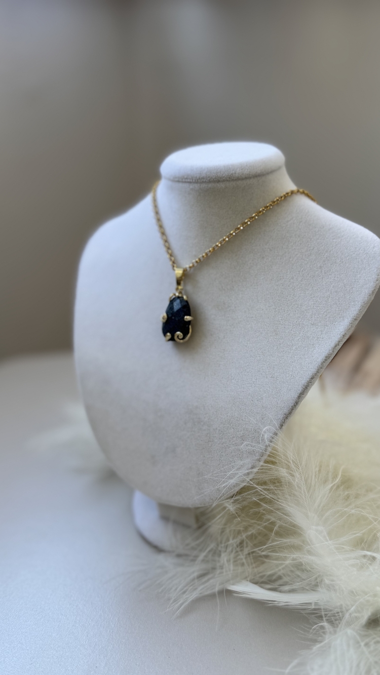 Lapis (doğal ) taşlı kolye 