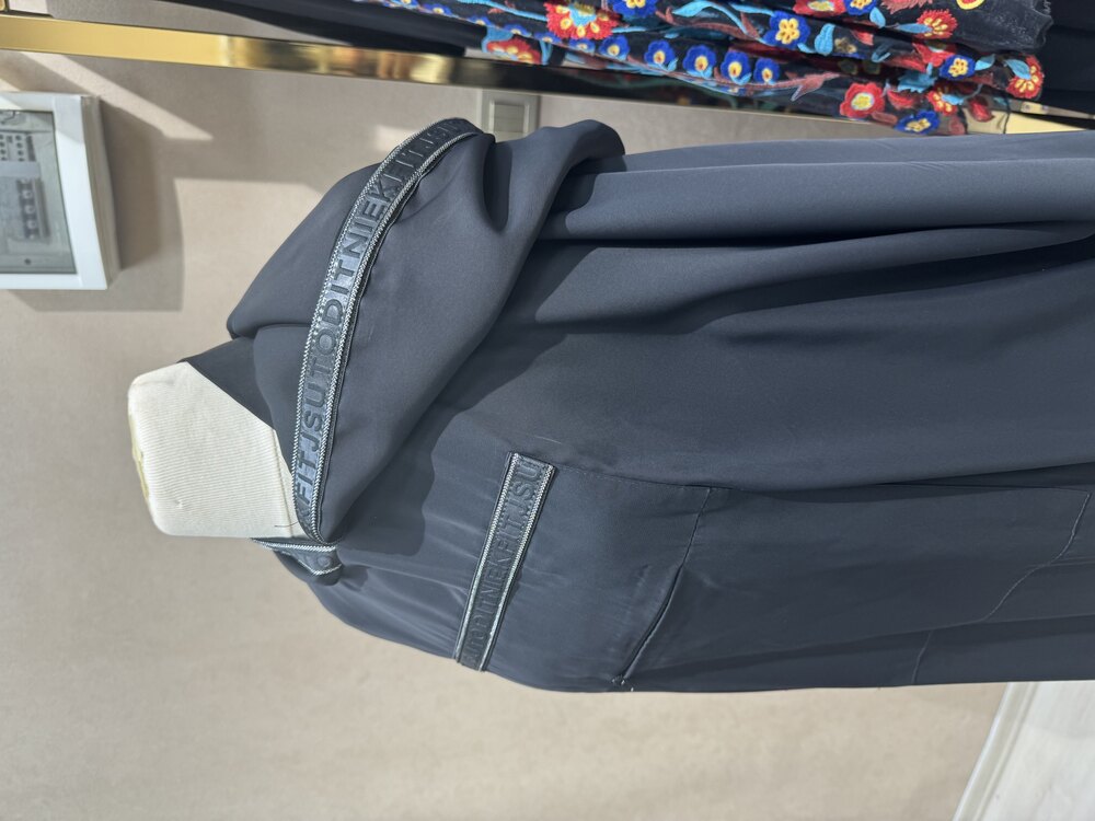 Gümüş Şeritli Kapşonlu Abaya