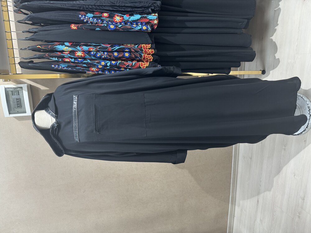 Gümüş Şeritli Kapşonlu Abaya