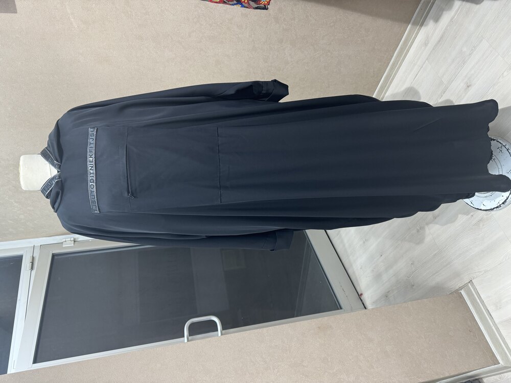 Gümüş Şeritli Kapşonlu Abaya