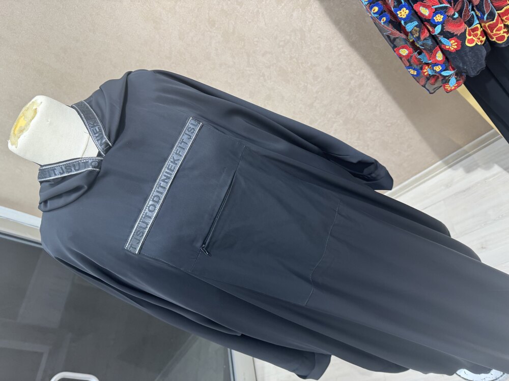 Gümüş Şeritli Kapşonlu Abaya