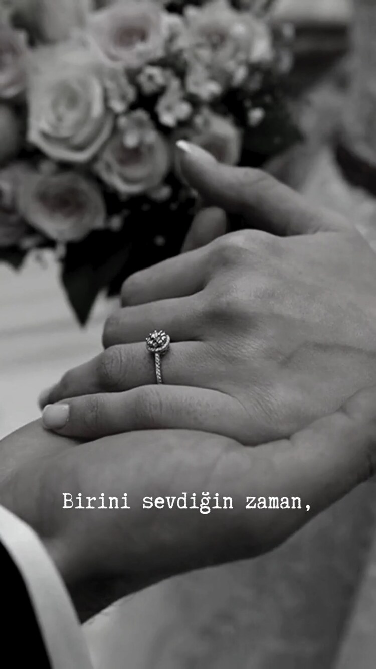 Siyah Beyaz Modern Düğün Evlilik Mobil Video.mp4