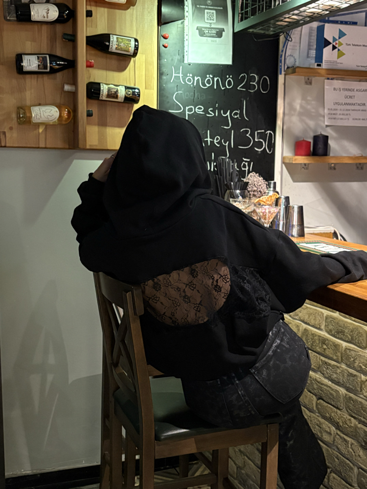 Laceback Sweat