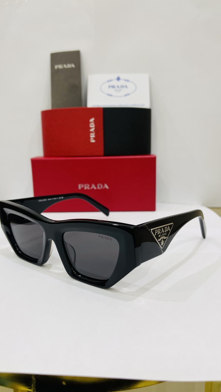 PRADA SİYAH ÇERÇEVE SİYAH ŞEFFAF CAM