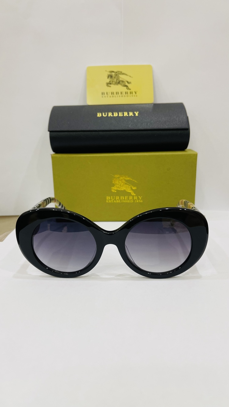 BURBERRY DESENLİ ÇERÇEVE SİYAH ŞEFFAF CAM