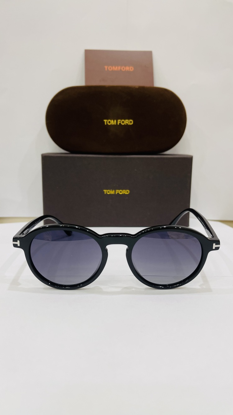 TOM FORD SİYAH ÇERÇEVE SİYAH ŞEFFAF CAM