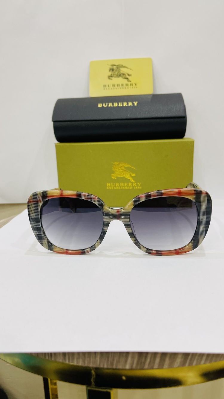BURBERRYDESENLİ ÇERÇEVE MAVİ ŞEFFAF CAM