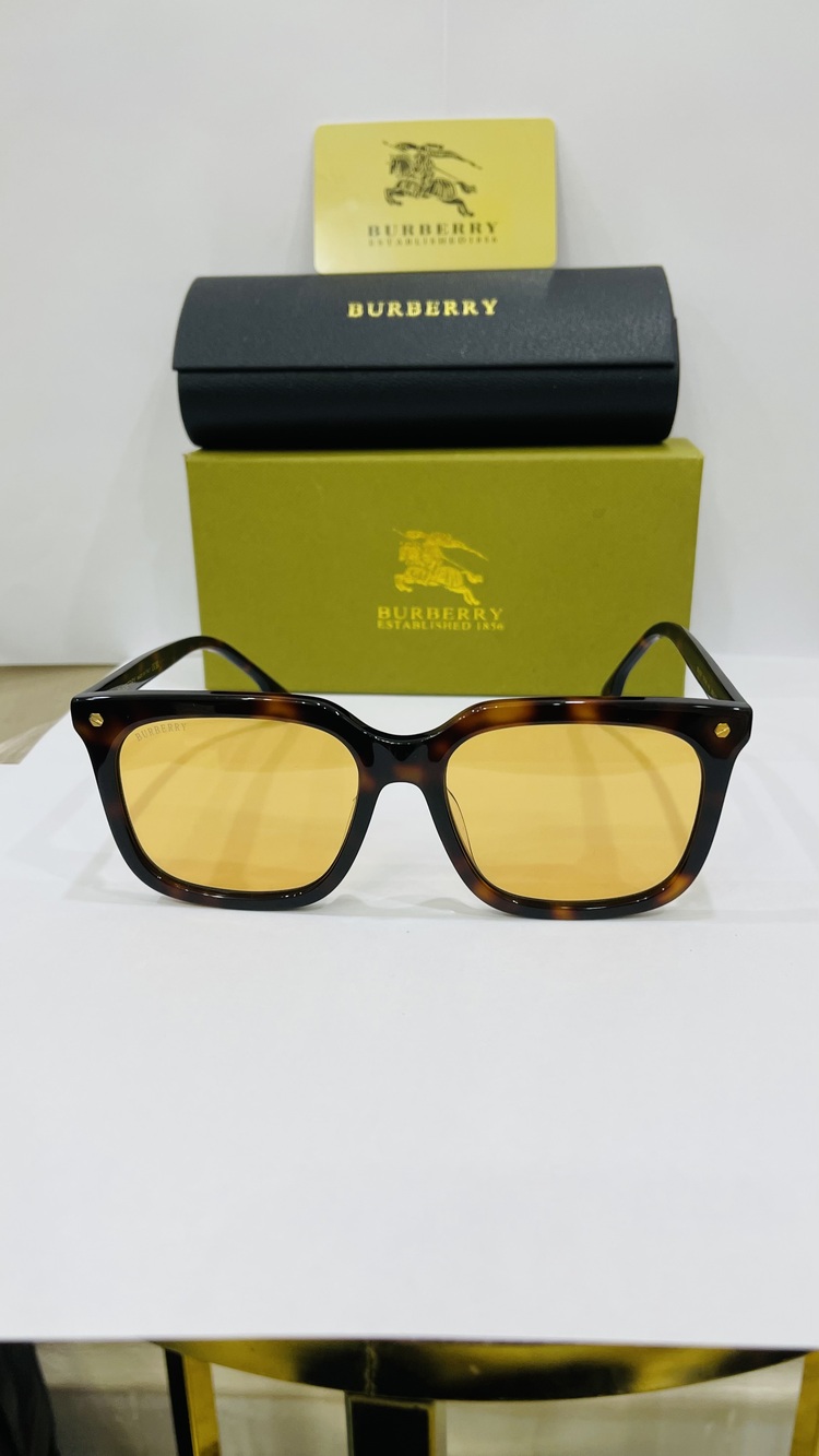 BURBERRY DESENLİ ÇERÇEVE KAHVE ŞEFFAF CAM