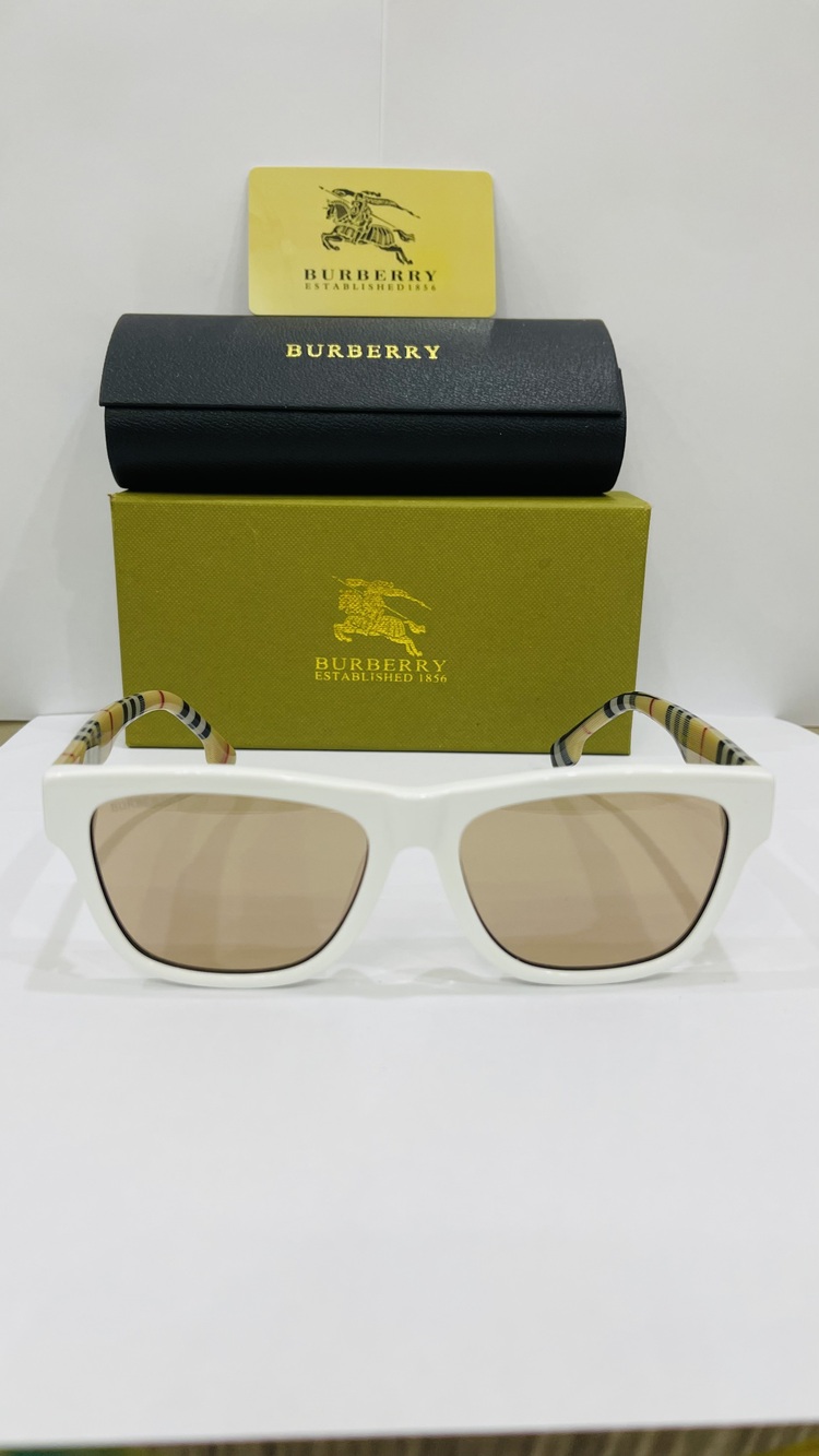 BURBERRY BEYAZ ÇERÇEVE KAHVE ŞEFFAF CAM