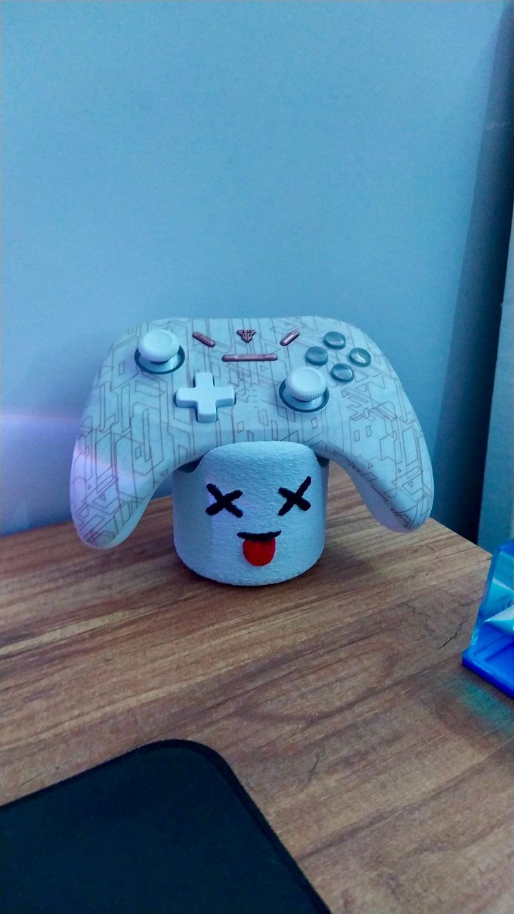 Marshmallow Controller Stand – 3D Baskı Oyun Kolu Tutucu (Xbox / PS Uyumlu)