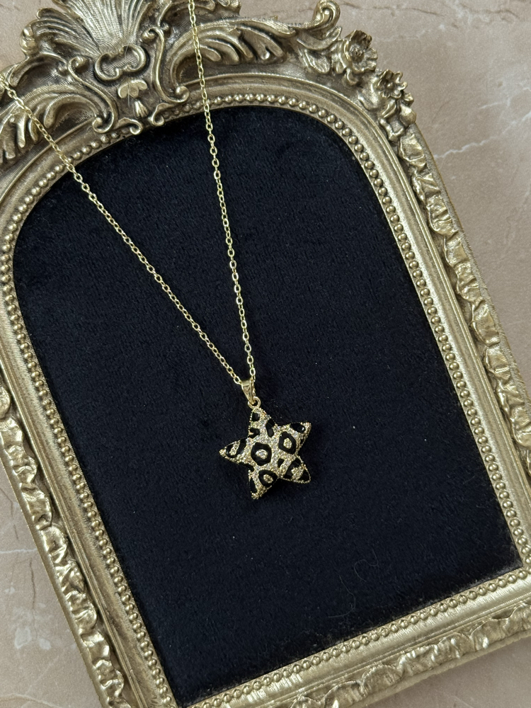 Çelik Gold Leopar Kolye