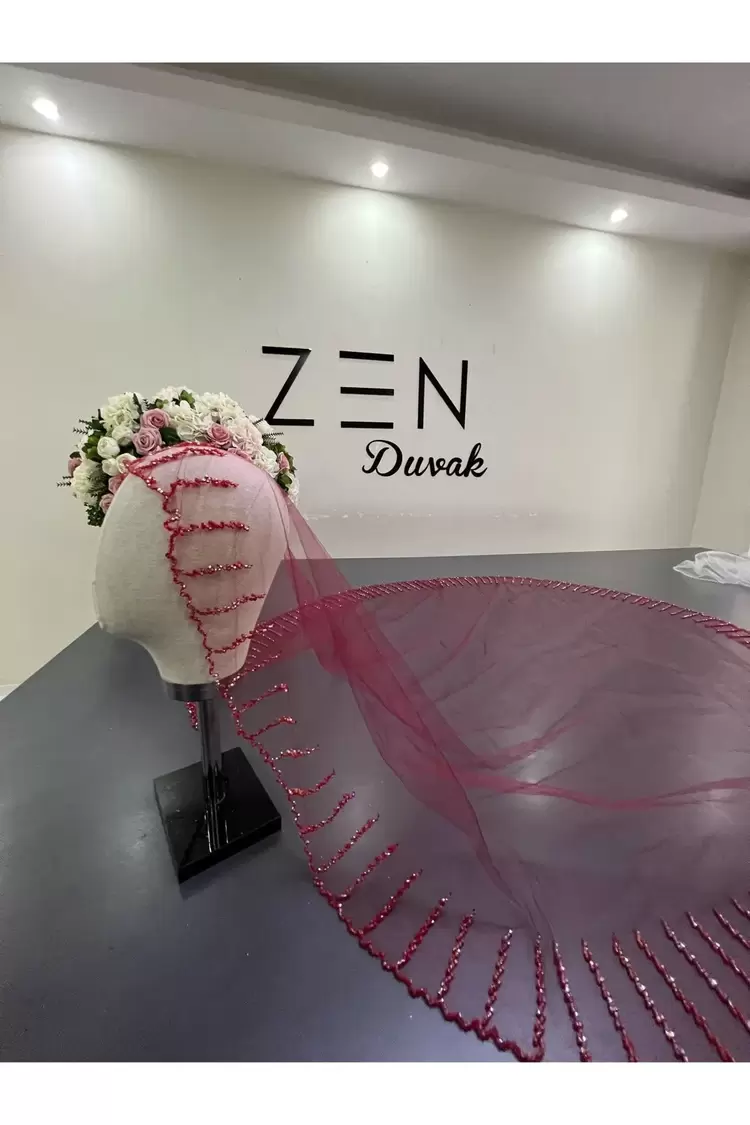 Kırmızı nakışlı gelin duvağı