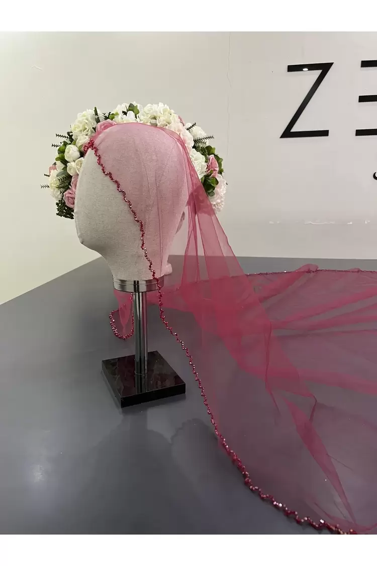 Bordo kenar nakışlı zarif duvak
