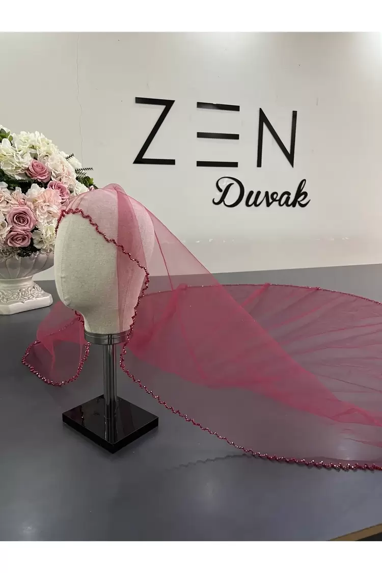 Bordo kenar nakışlı zarif duvak