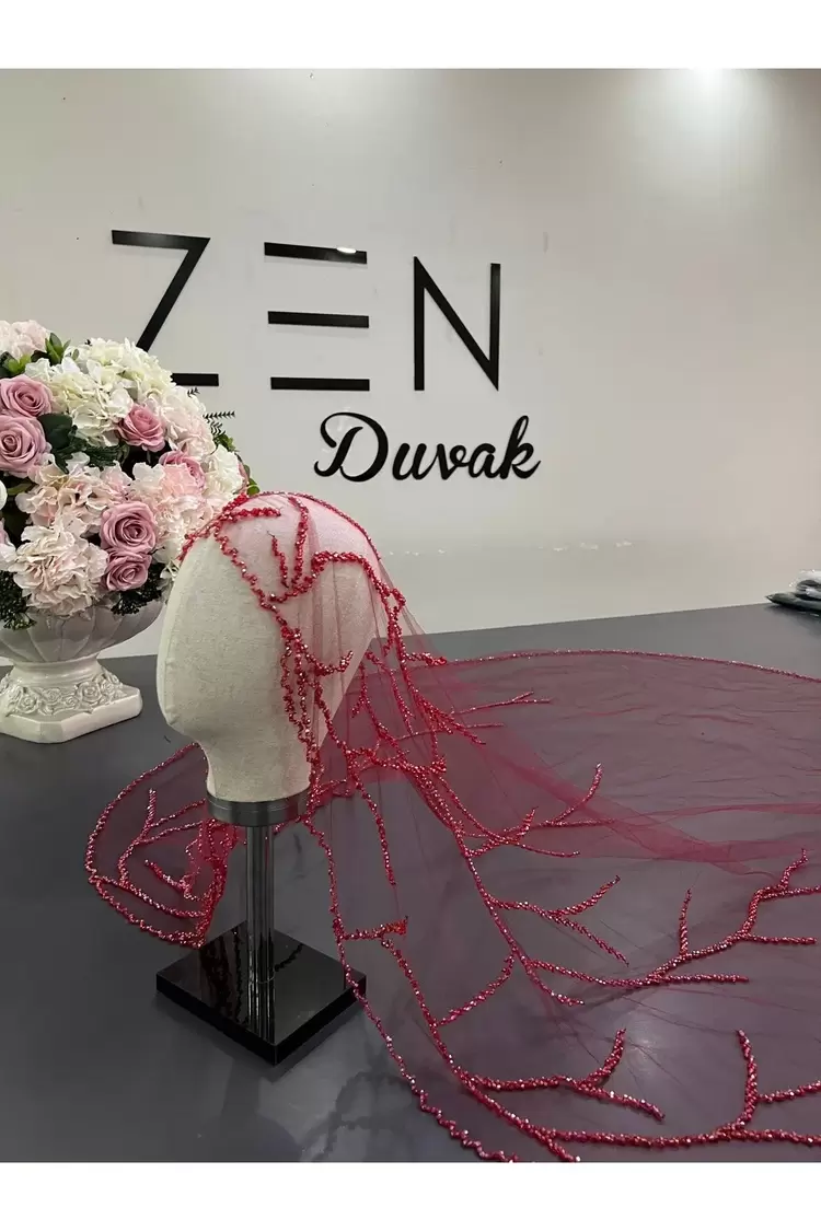 Kırmızı nakışlı dal model gelin duvağı