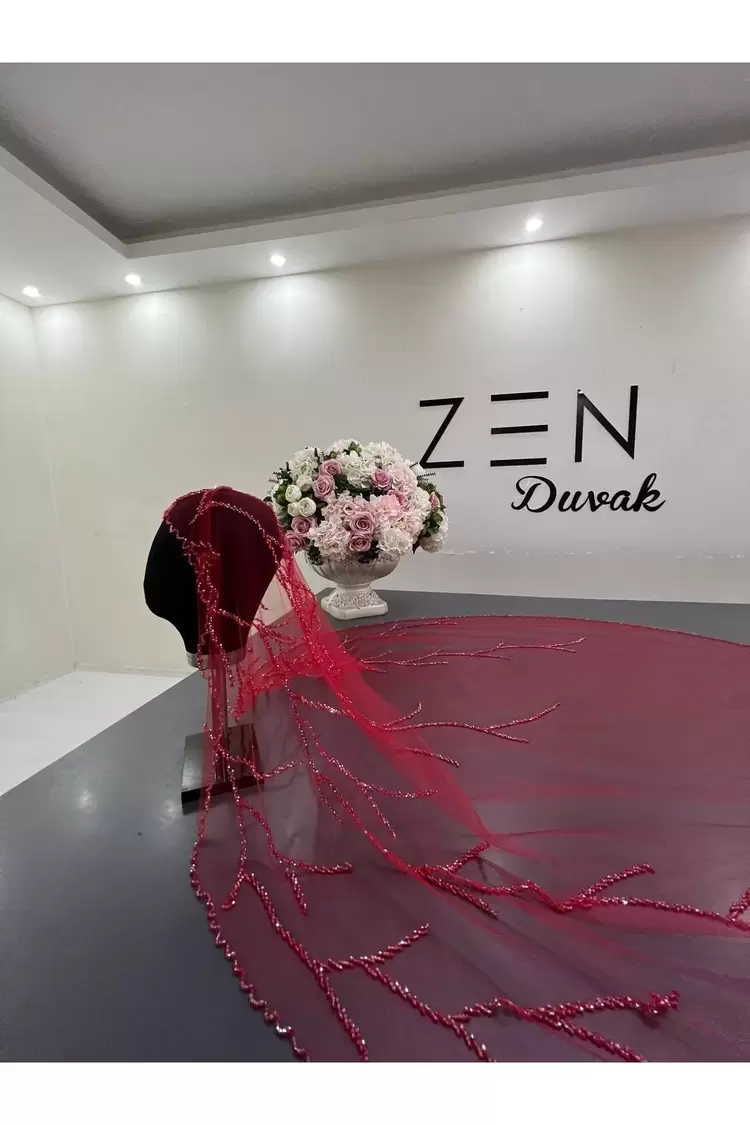 Kırmızı nakışlı dal model gelin duvağı