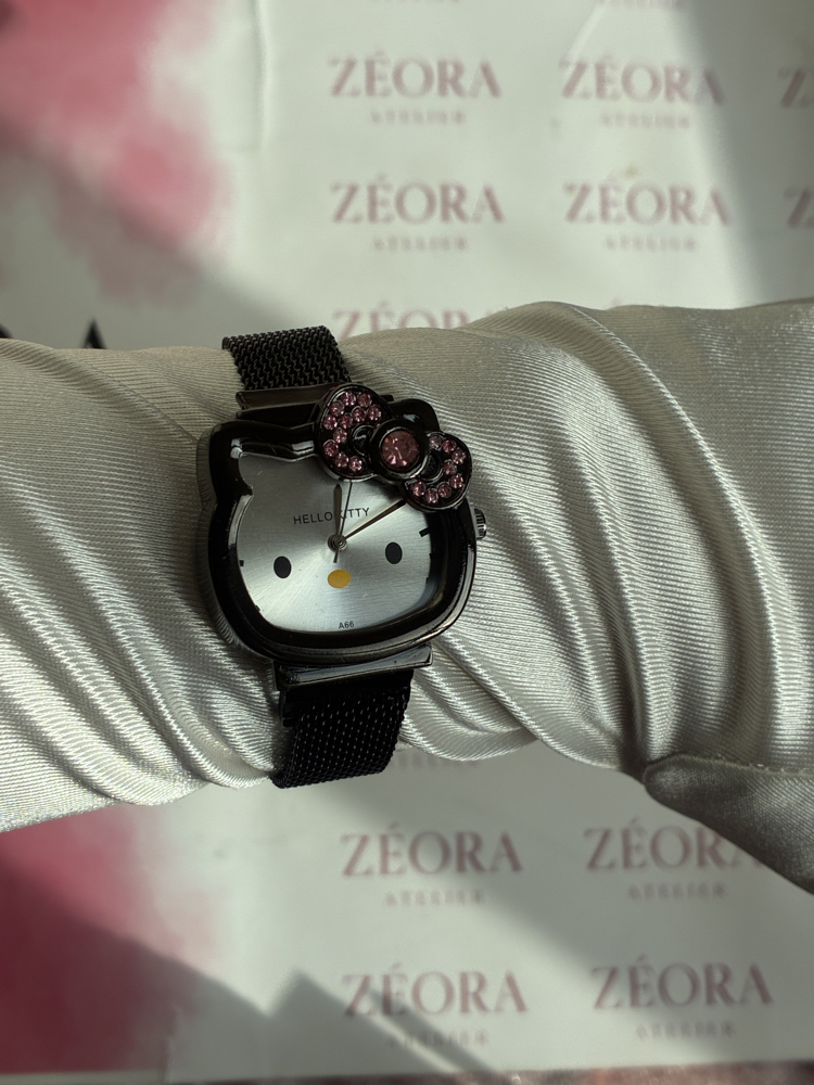 Hello Kitty Siyah Çelik Kasa Mıknatıslı Kadın Saat