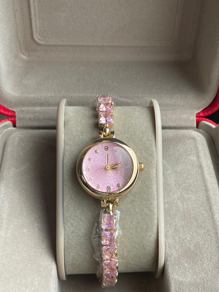 Pembe Kristal Saat