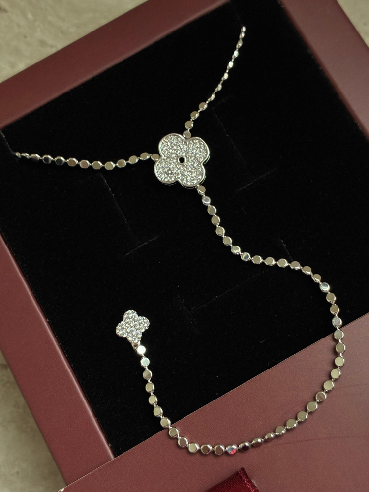 Çelik Silver taşlı yonca Y kolye