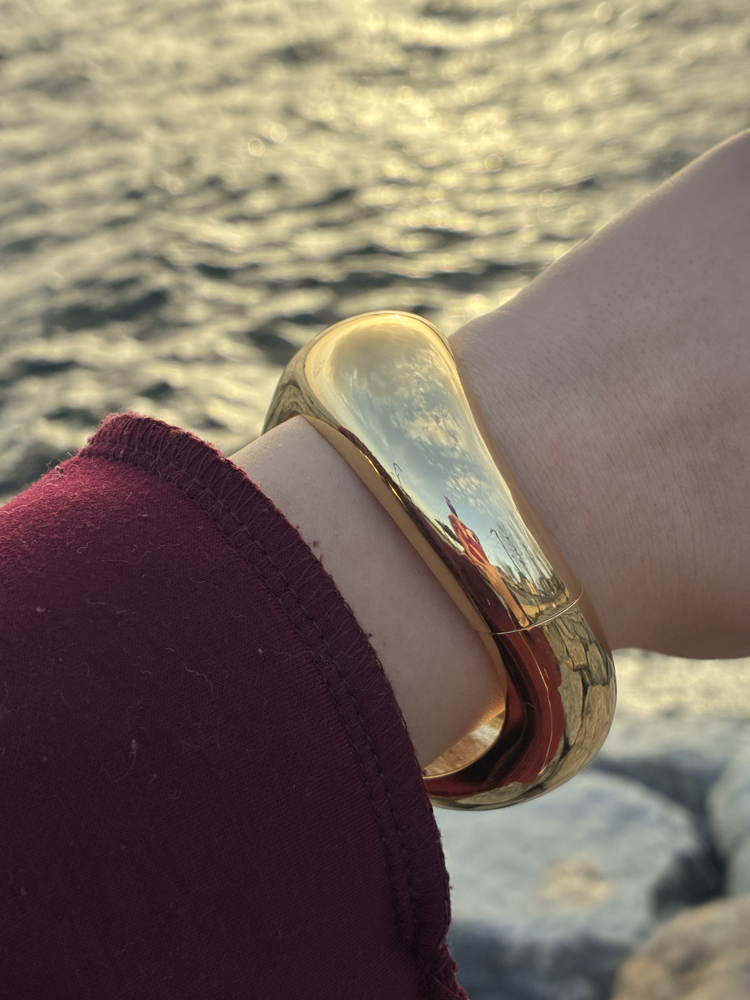 Zeora Oval Gold Kelepçe