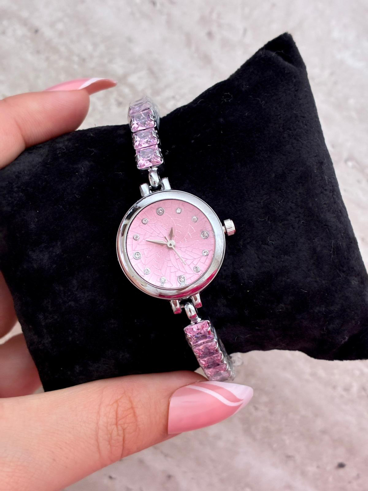 Pembe Su Yolu Saat