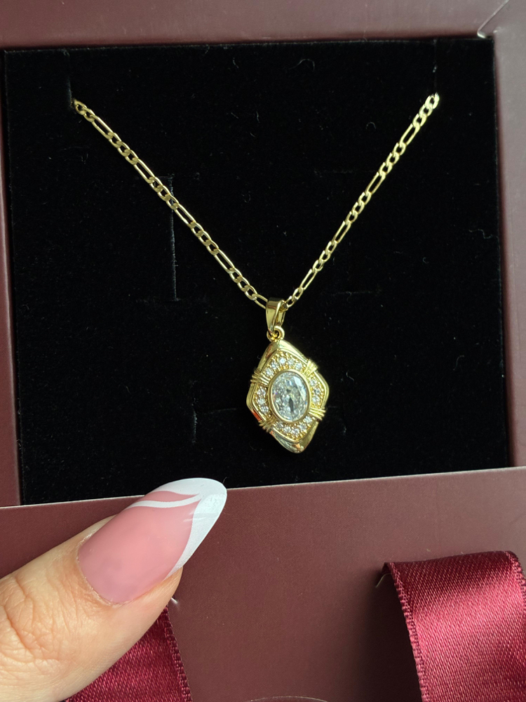Çelik Gold taşlı kolye
