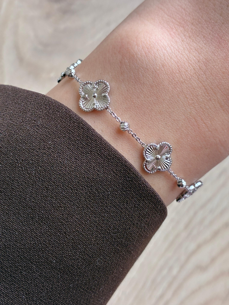 VİP | Silver Yonca Bileklik