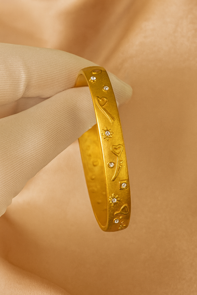 Golden Symbol Model Kelepçe