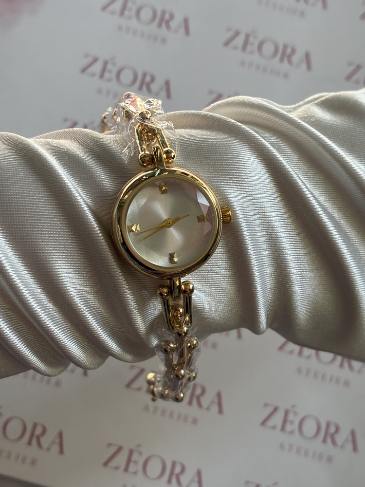Luna Chain – Zincir Detaylı Gold Minimal Saat
