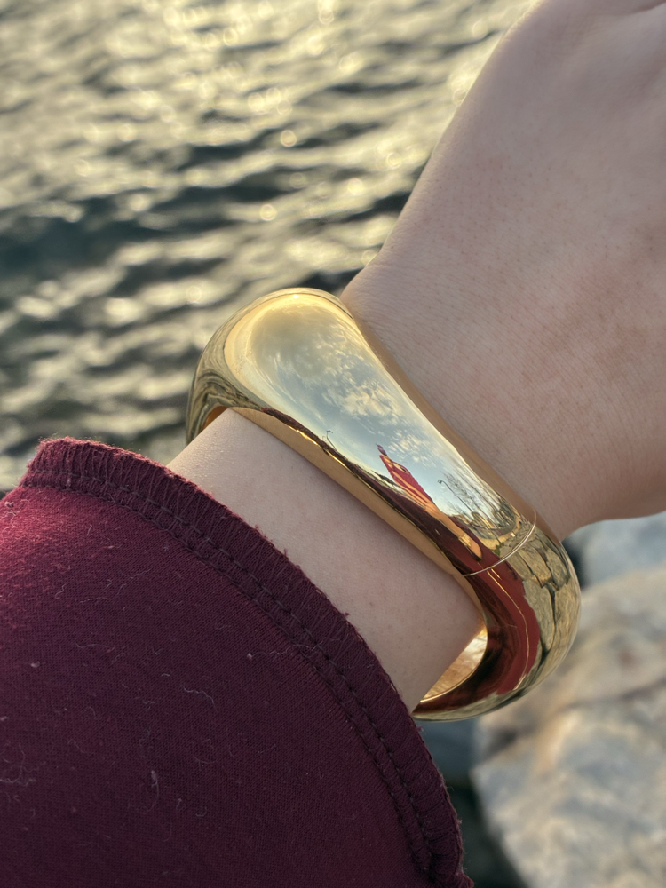 Zeora Oval Gold Kelepçe