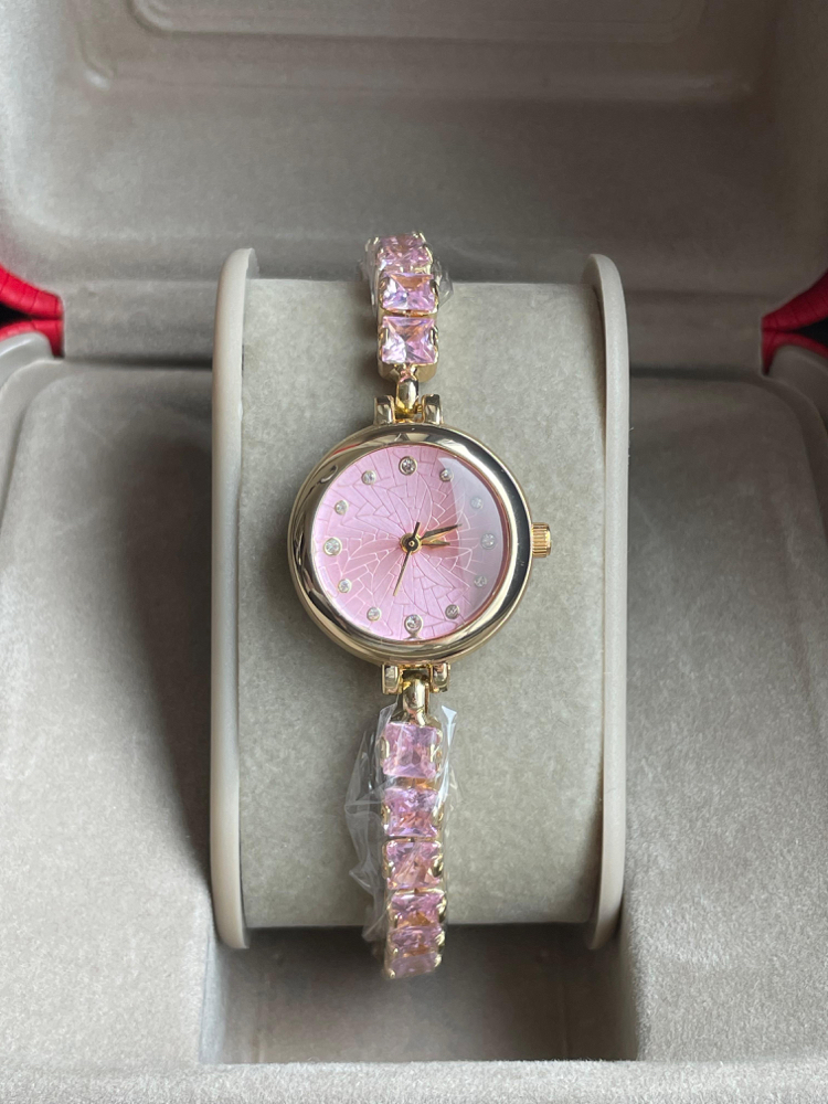 Pembe Kristal Saat
