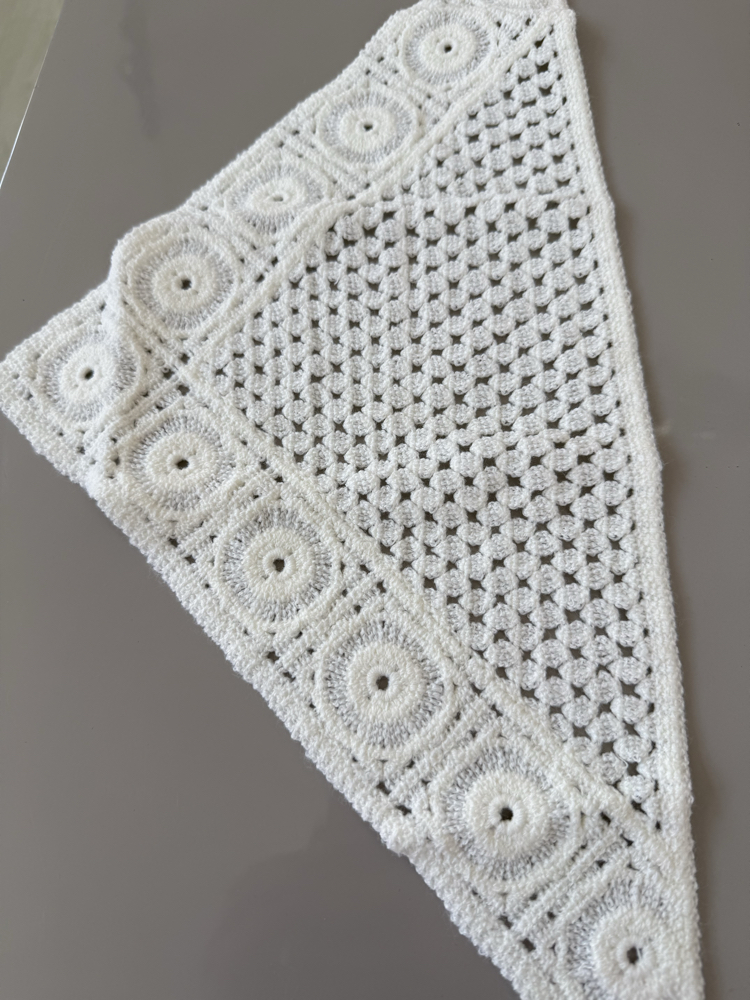 Beyaz bandana