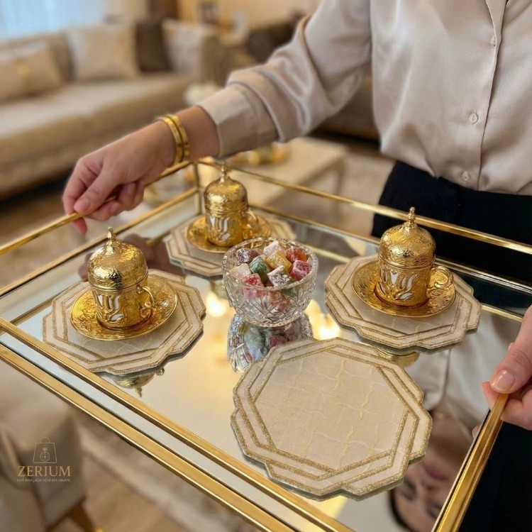 Premium 6’lı Kokteyl ve Kahve Altı Sunum Peçetesi Geometrik Gold Serisi - 20252001300