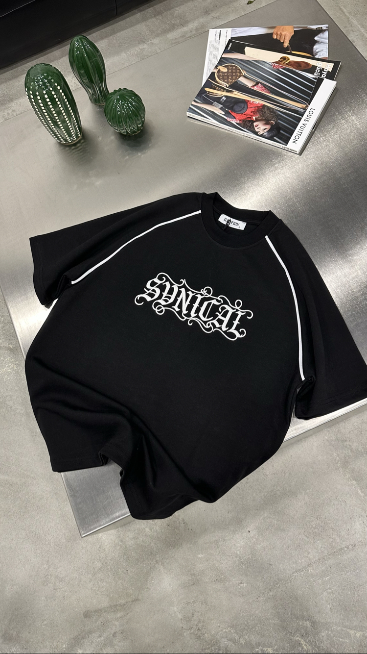SYNICAL Nakış T-Shirt (Siyah)