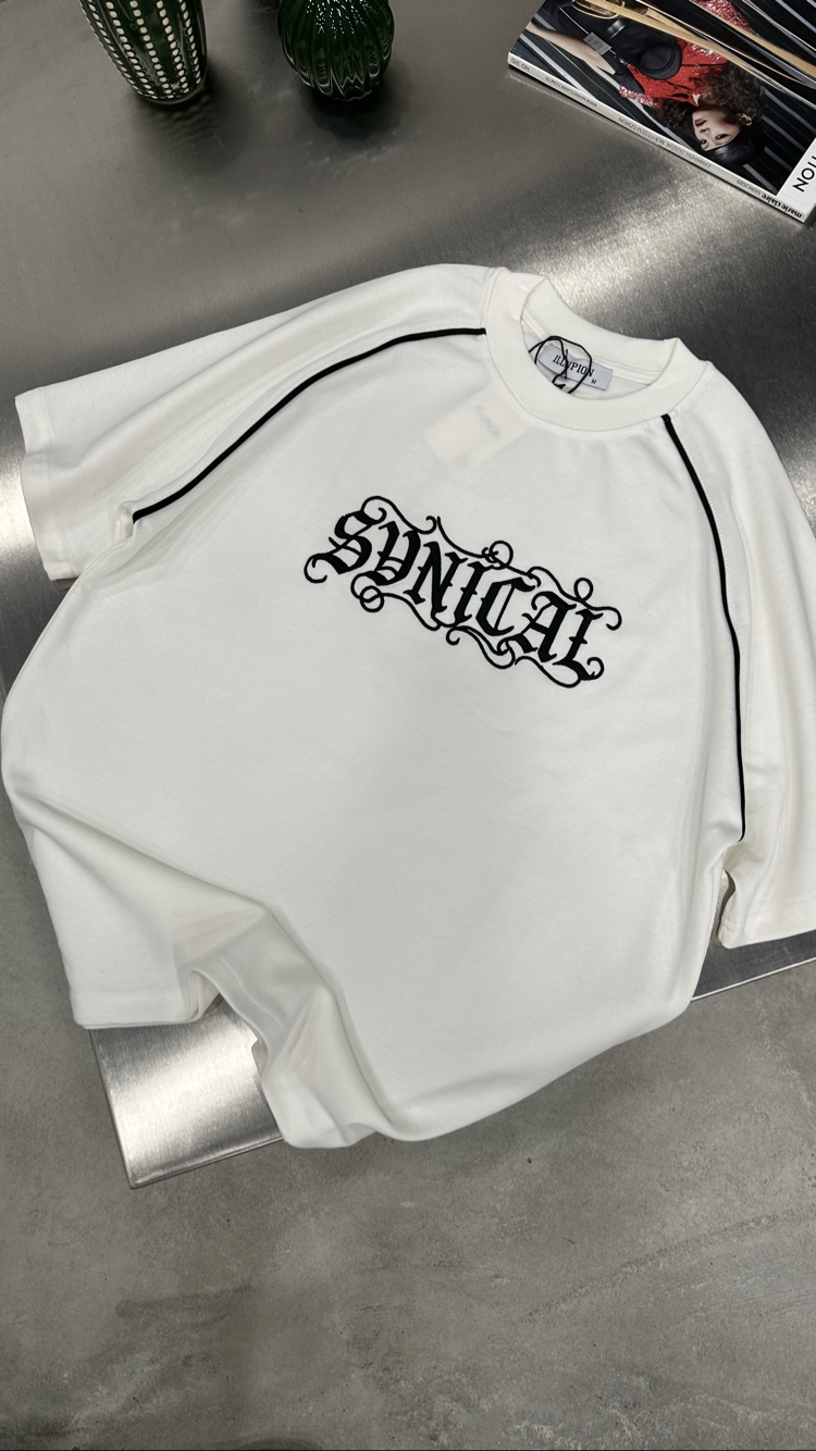 SYNICAL Nakış T-Shirt (Beyaz)