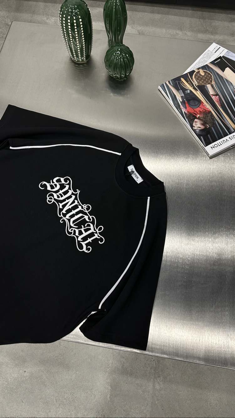 SYNICAL Nakış T-Shirt (Siyah)