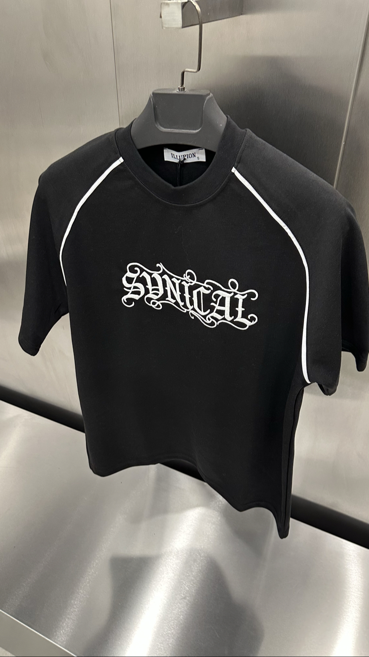 SYNICAL Nakış T-Shirt (Siyah)